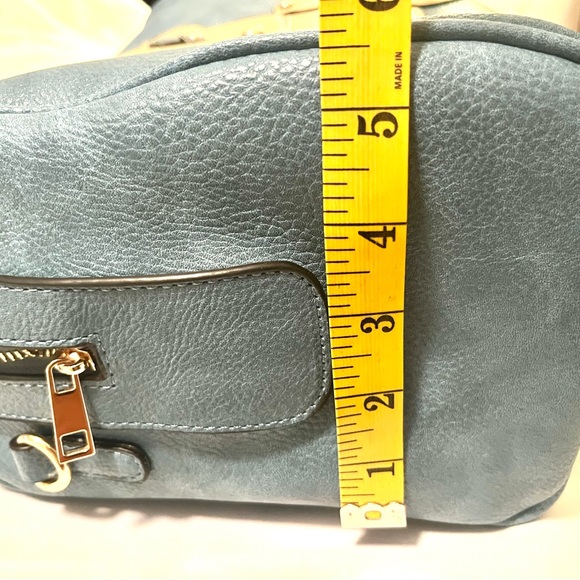 Winking Bear Crossbody and Wristlet Wallet 3 Piece Bundle - New - Picture 11 of 16